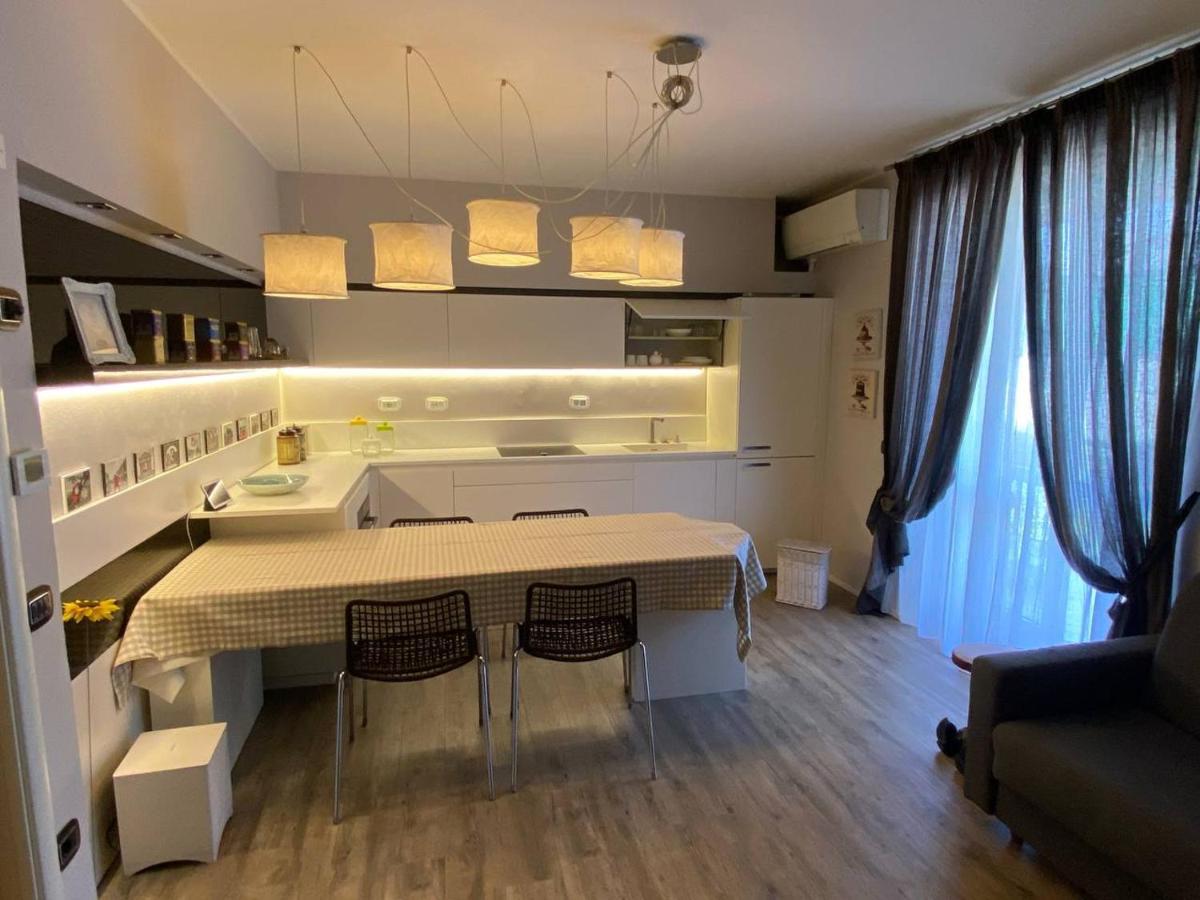 Desenzano Luxury Apartment Desenzano del Garda Eksteriør bilde